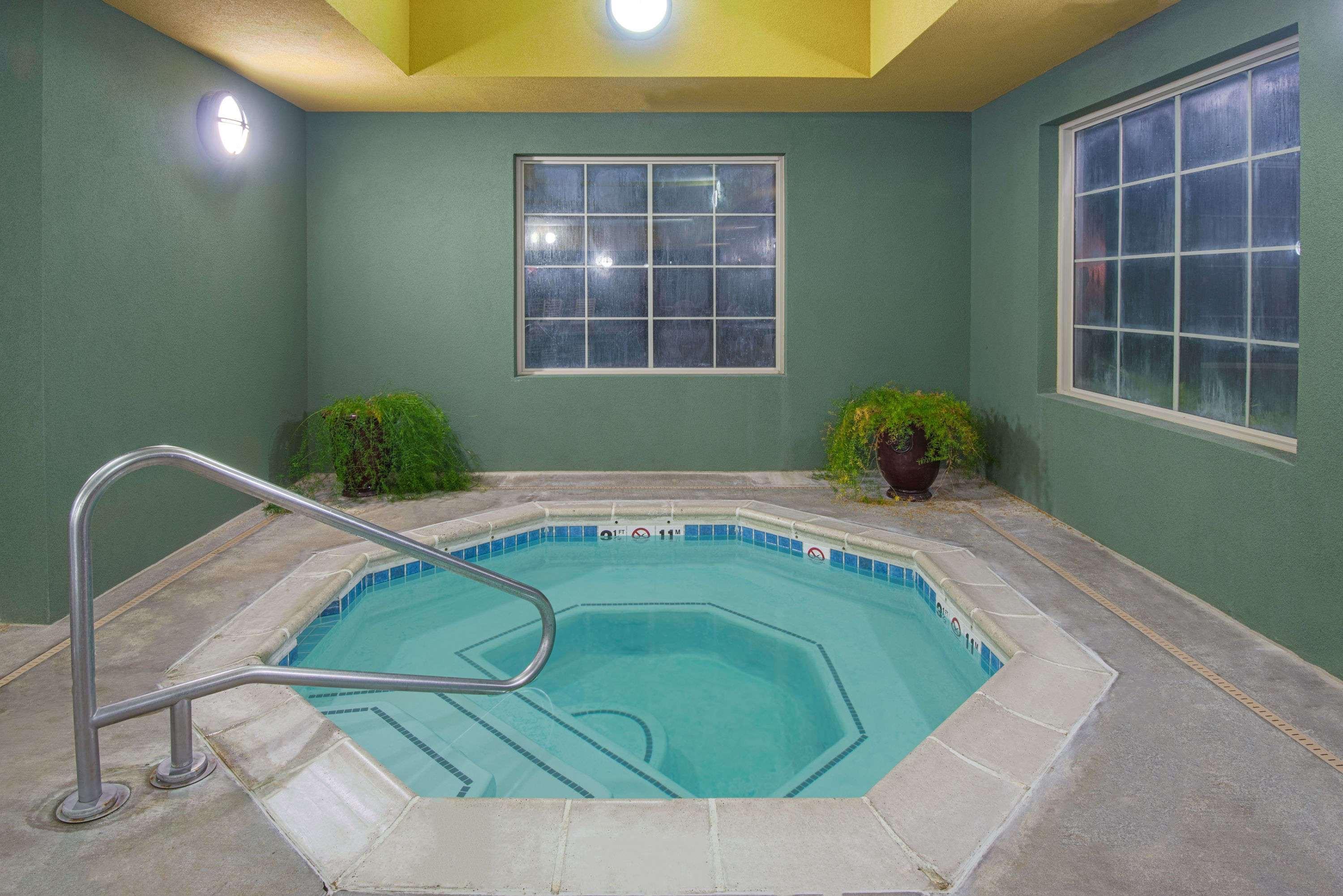 Days Inn By Wyndham Ellis Kültér fotó